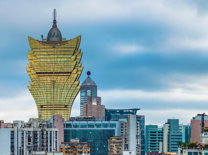 澳門移居|香港、澳門與內(nèi)地僅一水之隔，為什么身份如此備受熱捧？